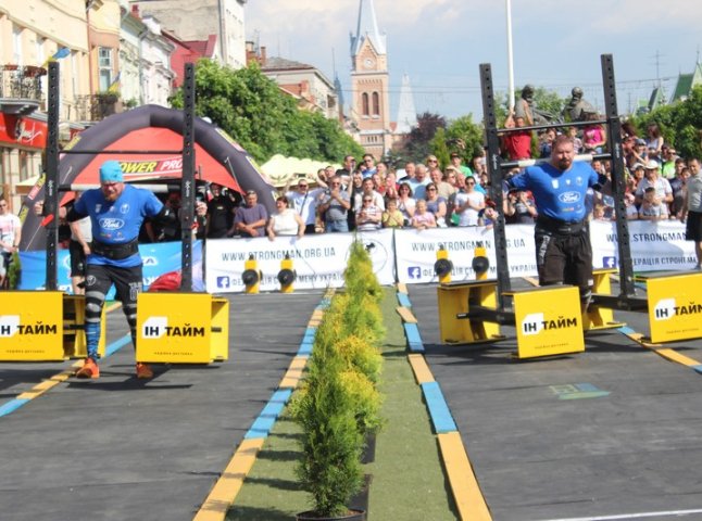 У Мукачеві проходить етап Кубку світу зі стронгмену