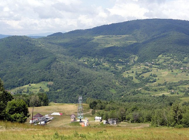 На Великоберезнянщині три туристки впали з гори