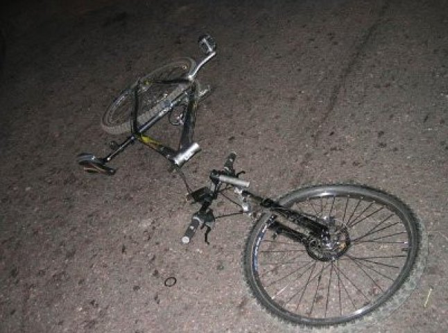 Патрульна служба знайшла водія, який у Мукачеві на вулиці Духновича збив велосипедиста та втік з місця ДТП