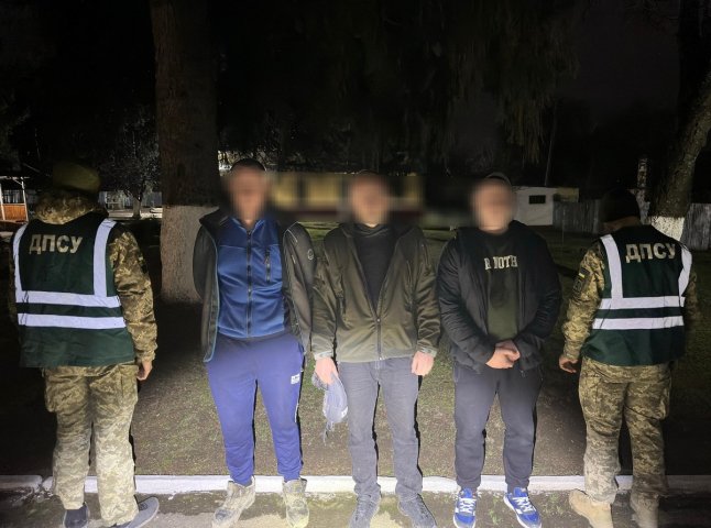 Поблизу кордону зі Словаччиною затримали групу чоловіків