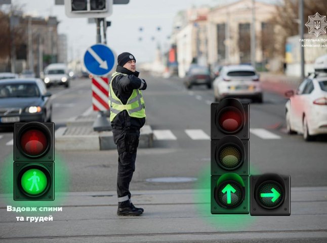 Що означають жести регулювальника на перехресті: пояснення патрульних