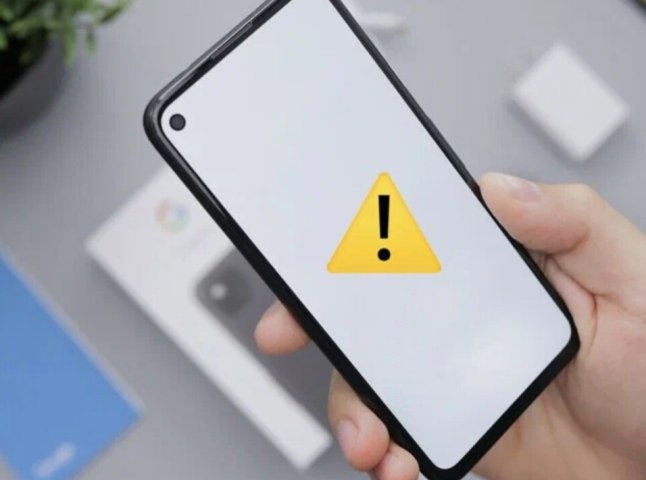 Для власників смартфонів на Android озвучили попередження через вірус, який викрадає дані
