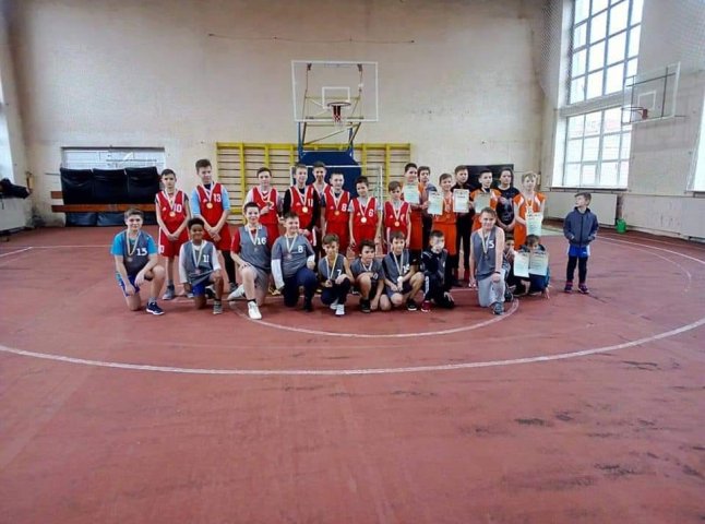У Мукачеві провели новорічний баскетбольний турнір