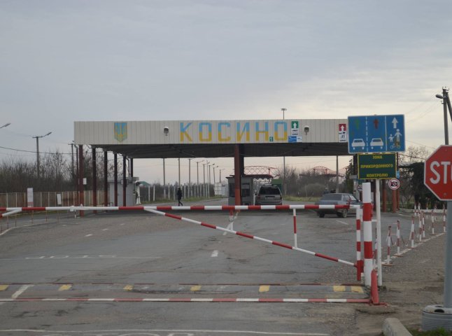 На кордоні з Угорщиною тимчасово не працюють пункти пропуску