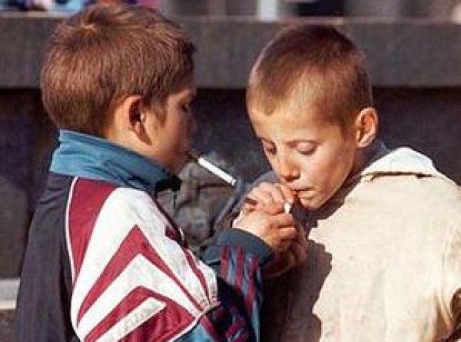 За продаж цигарок неповнолітньому покарано одного з ужгородських продавців