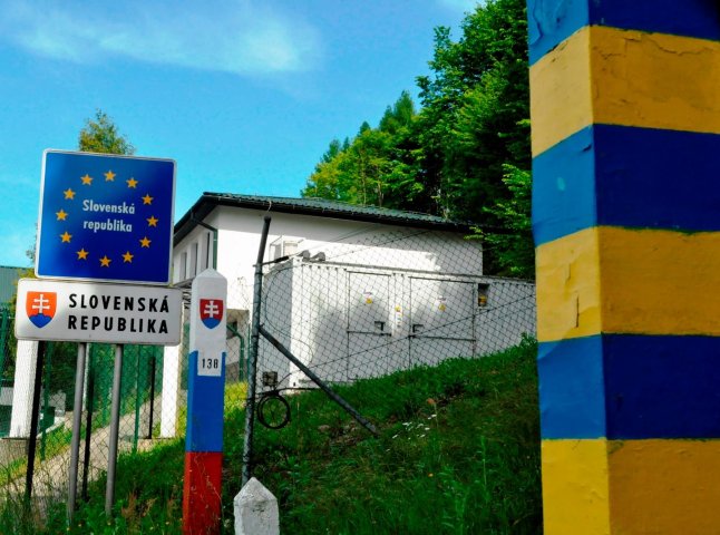 Словаччина зранку закрила в’їзд на свою територію громадянам третіх країн