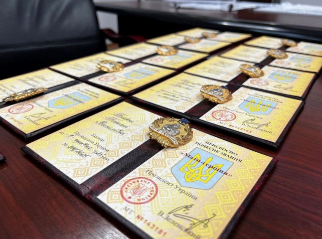 На Мукачівщині нагородили видатних жінок до Дня матері