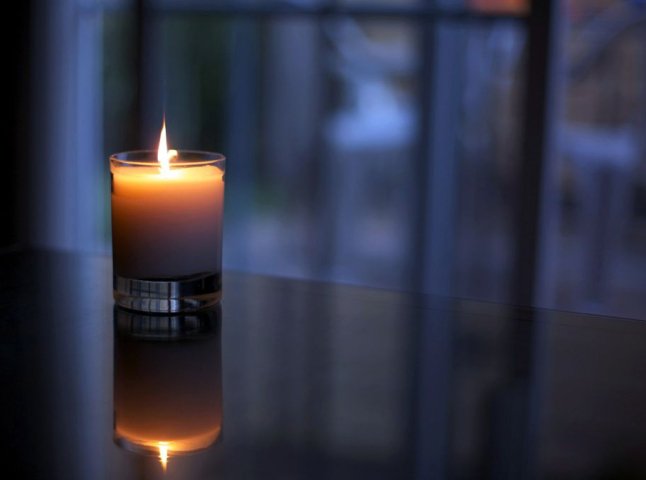У Мукачеві попрощаються із загиблим на війні захисником У Мукачеві попрощаються із загиблим на війні захисником