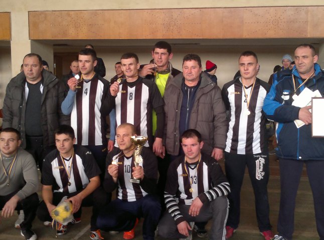 Виноградівські футболісти зібрали кошти на підтримку бійця АТО