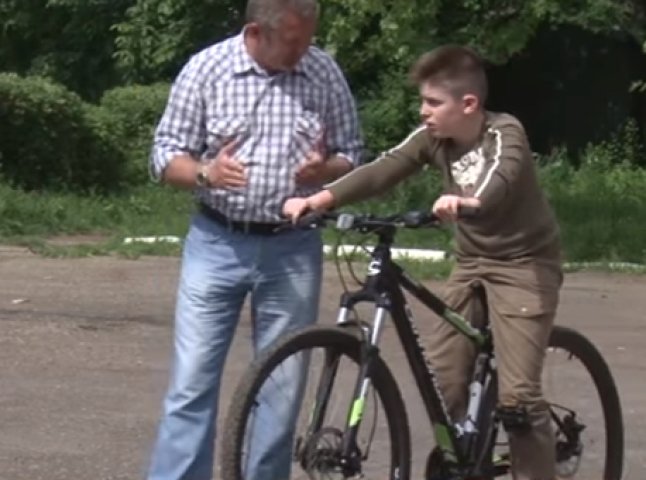 Заради своєї мрії 12-річний хлопчина проїде на велосипеді від Мукачева до Берліна