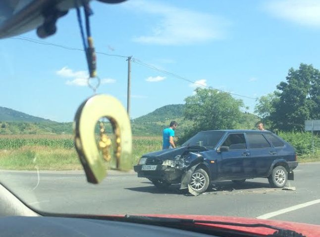 В Ужгороді зіткнулись два автомобілі