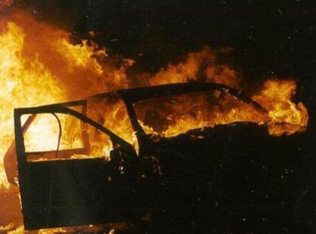 У Росвигові після вибуху загорівся автомобіль