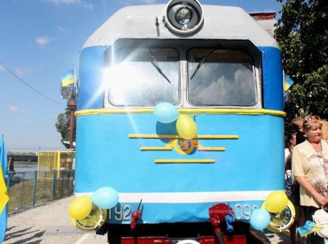 На нововідкритій Ужгородській дитячій залізниці справжній ажіотаж. Малечу возять безкоштовно