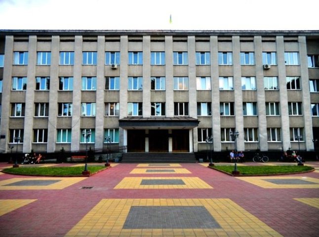 Мітингувальники розблокували Рахівську РДА