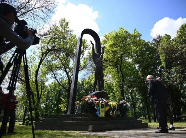 В Ужгороді вшанували 38 роковини Чорнобильської трагедії