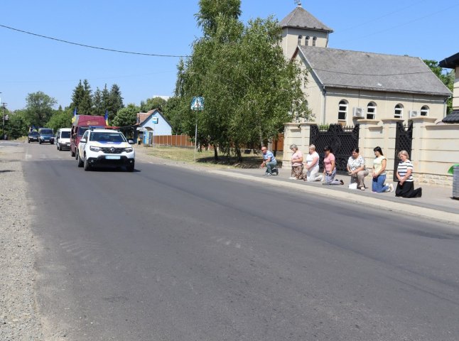 В області попрощались із Героєм, якого кілька місяців вважали зниклим безвісти В області попрощались із Героєм, якого кілька місяців вважали зниклим безвісти