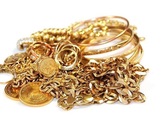 В Ужгороді від місцевої жительки зловмисники вкрали золотих виробів на понад 16 тисяч гривень
