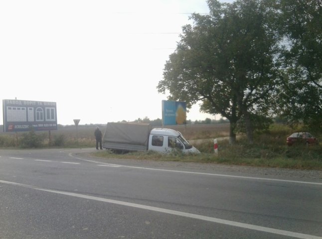 Неподалік Мукачева автомобіль з’їхав у кювет