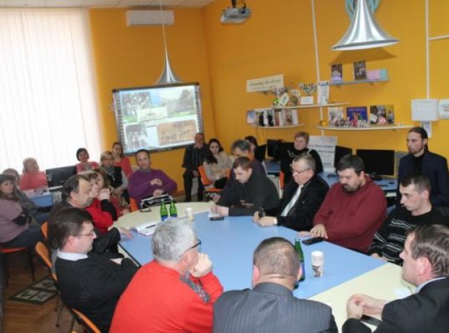 В Ужгороді відбувся круглий стіл «Гуцульська республіка: віхи історії»