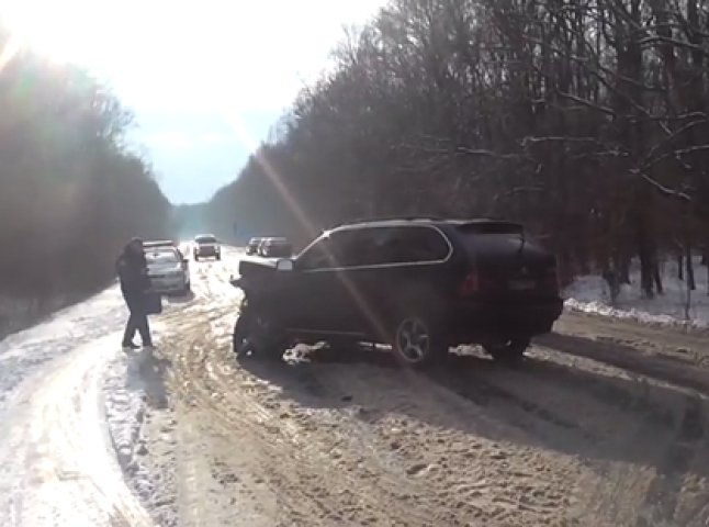 У мережі з’явилось відео із вчорашньої ДТП поблизу села Гать (ВІДЕО)