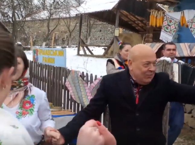 В Ужгороді під час фестивалю губернатор Закарпаття затанцював