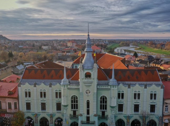 Посадовцю Мукачівської міськради повідомили про підозру: що він накоїв