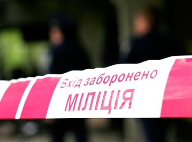 Страшна знахідка на Берегівщині: міліціонери виявили в будинку мертвих матір з сином