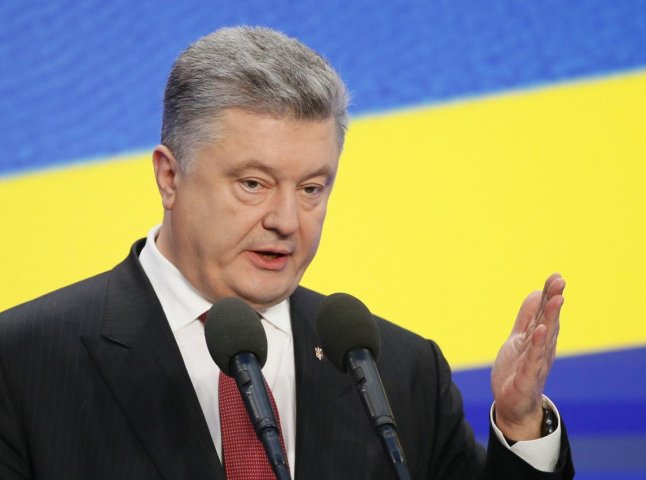 Президент з нагоди Дня Конституції України відзначив двох закарпатців