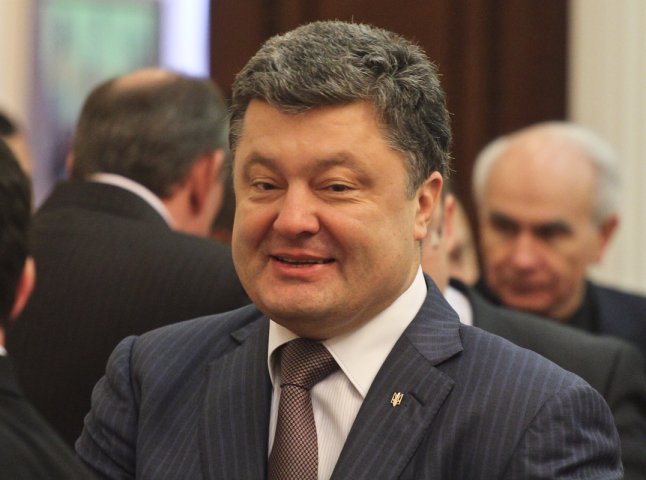 На даний момент Порошенко у президентському рейтингу переважає Кличка і Тимошенко у понад 2 рази (РЕЙТИНГ)