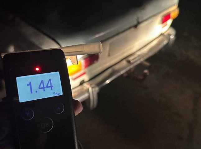 В Ужгороді затримали водія без посвідчення, який керував авто у нетверезому стані
