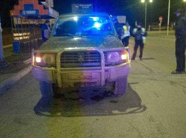 Ужгородські патрульні затримали позашляховик з безпілотником