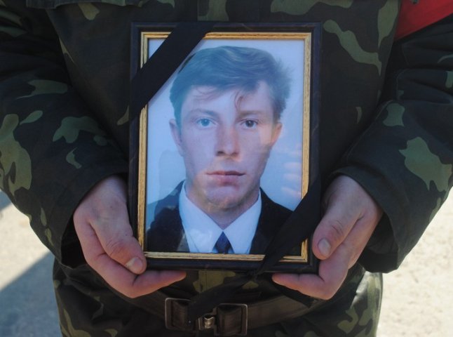 У Лавках попрощались із загиблим бійцем 128-ої бригади Ярославом Костем (ФОТОРЕПОРТАЖ)