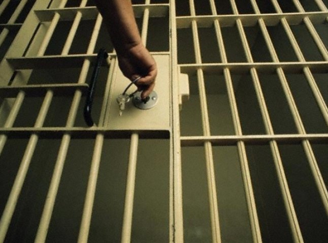 Закарпатська прокуратура стурбована умовами праці у місцевих в’язницях
