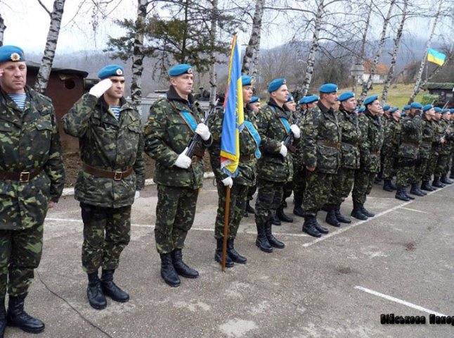 Майже півтори тисячі закарпатців добровільно прийшли у військкомати і просяться захищати Україну (ВІДЕО)