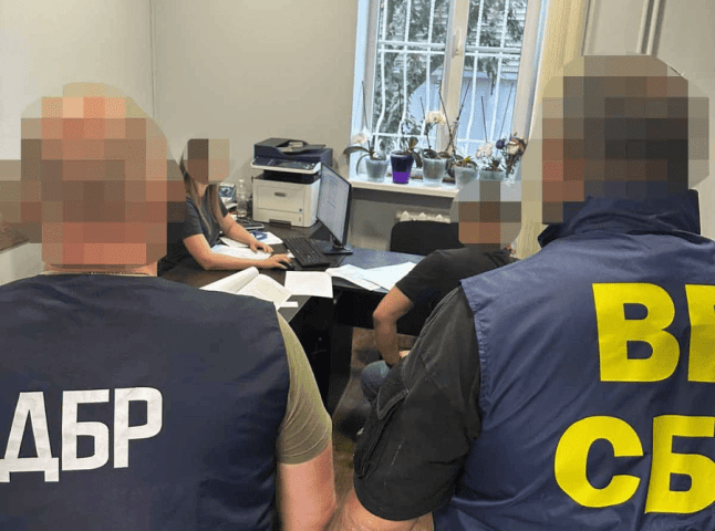 На Закарпатті викрили офіцерів СБУ — погоріли на схемі із ухилянтами