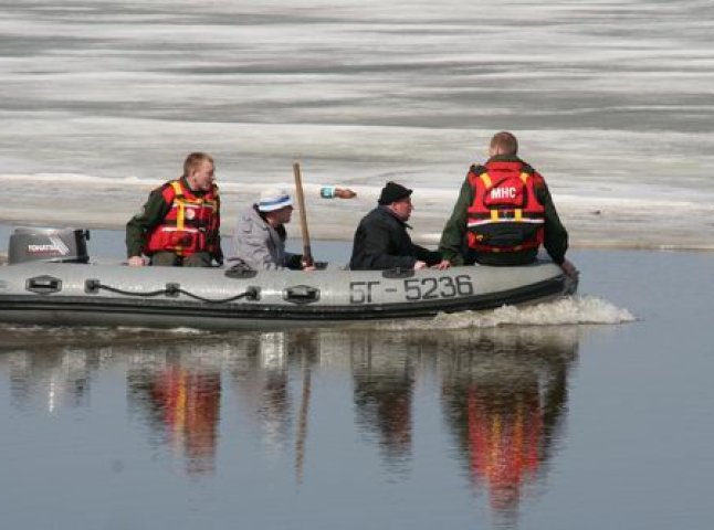 Закарпатські рибалки знайшли тіло утопленика