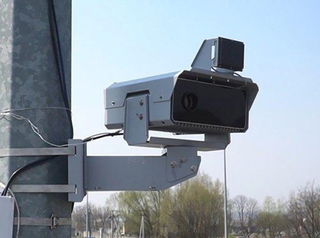 На трьох вулицях Мукачева та у двох селах громади встановлять камери фіксації порушень швидкісного режиму: перелік
