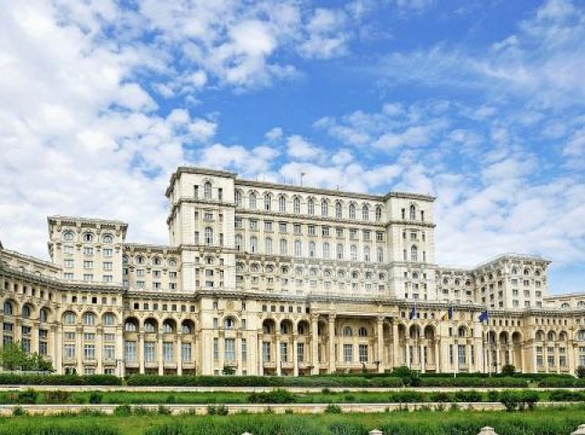 Сусідня Румунія створює угорську автономію на своїй території з окремим президентом