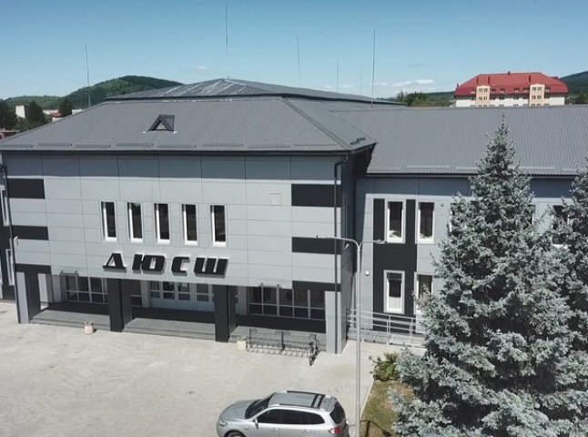 У Мукачеві відкрили найбільший на Закарпатті спорткомплекс ДЮСШ