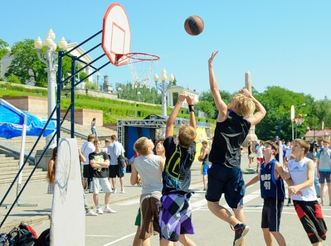 Баскетбольна команда «Ужгород-УжНУ» - фіналісти стрітбольної ліги
