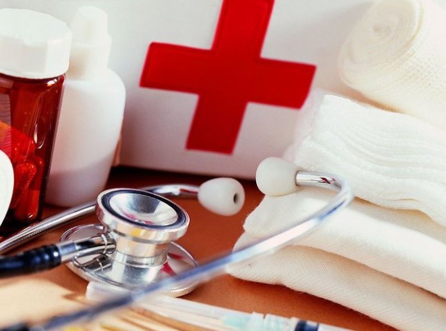 У Рахівську районну лікарню госпіталізували 13-ох туристів з Дніпра, які отруїлись