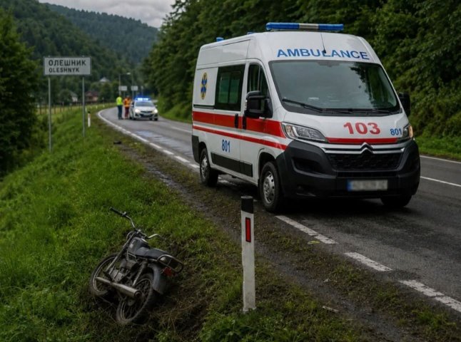 Неповнолітній мотоцикліст без шолома злетів у кювет на Берегівщині