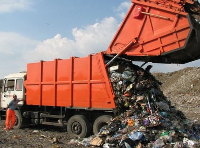 Депутат Берегівської міськради від Партії регіонів та угорці отримають півмільйона за вивезення сміття