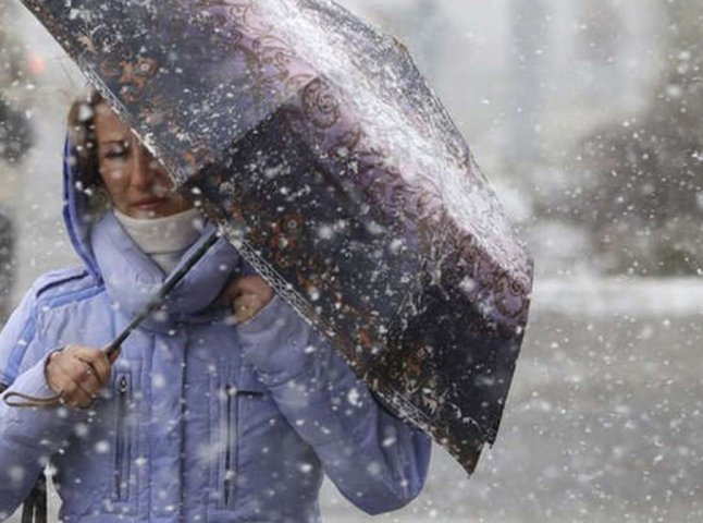 Дощ та мокрий сніг: якою буде погода наступного тижня на Закарпатті