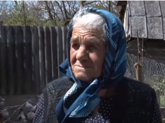 Блогерка на пенсії: 90-річна бабця із Закарпаття викликала фурор у соцмережах