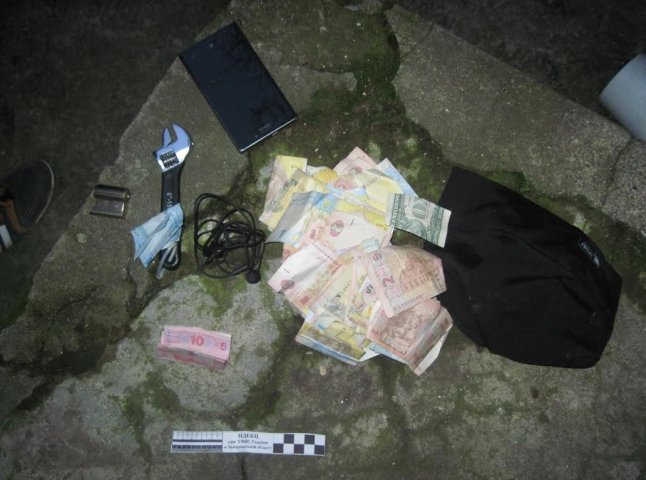 Міліція розшукала зловмисників, які пограбували у Мукачеві чоловіка