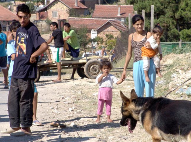 Зусиллями “Романа – Амаліне” прибрано ромське поселення в Мукачеві