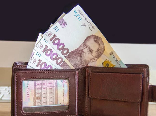 Виплати ВПО надійдуть на картку до 28 серпня