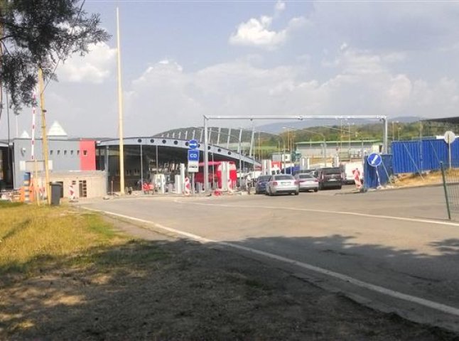 Ужгородські патрульні шукали водія авто "BMW X5" на словацькому кордоні