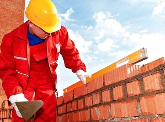 Сьогодні в Україні відзначають День будівельника